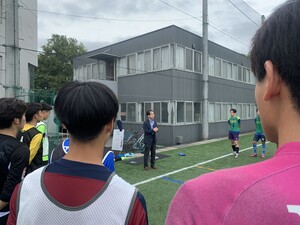 水戸ホーリーホック沼田邦郎取締役　本学へ来場
